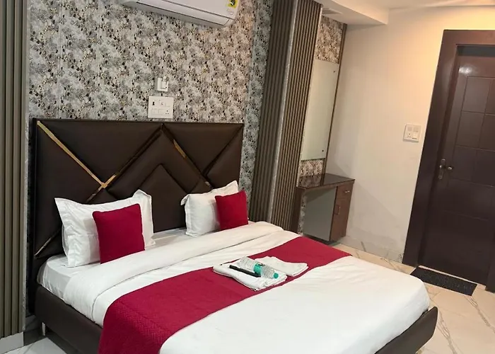 Deluxe King Room